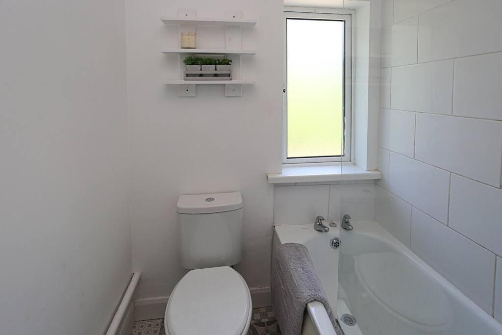 2 Bedroom House In Belfast With Garden ภายนอก รูปภาพ