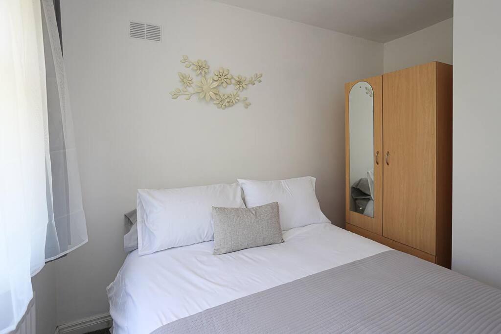 2 Bedroom House In Belfast With Garden ภายนอก รูปภาพ