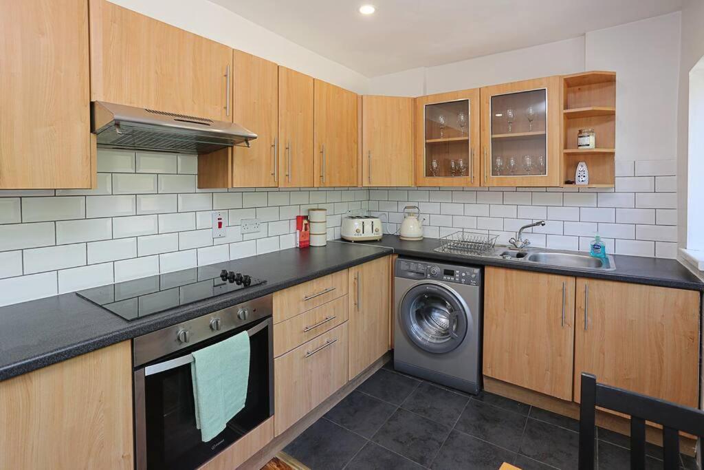 2 Bedroom House In Belfast With Garden ภายนอก รูปภาพ