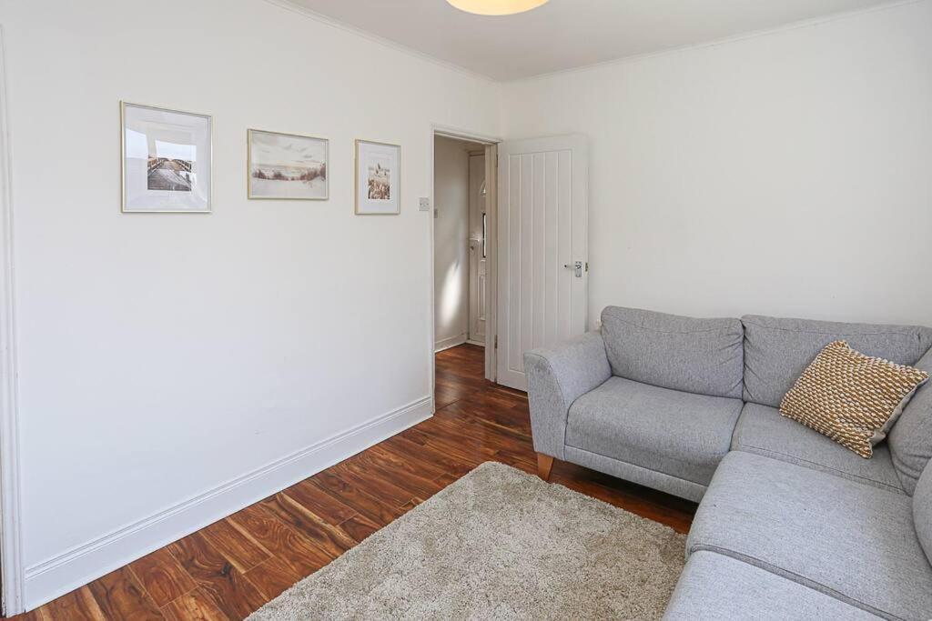 2 Bedroom House In Belfast With Garden ภายนอก รูปภาพ