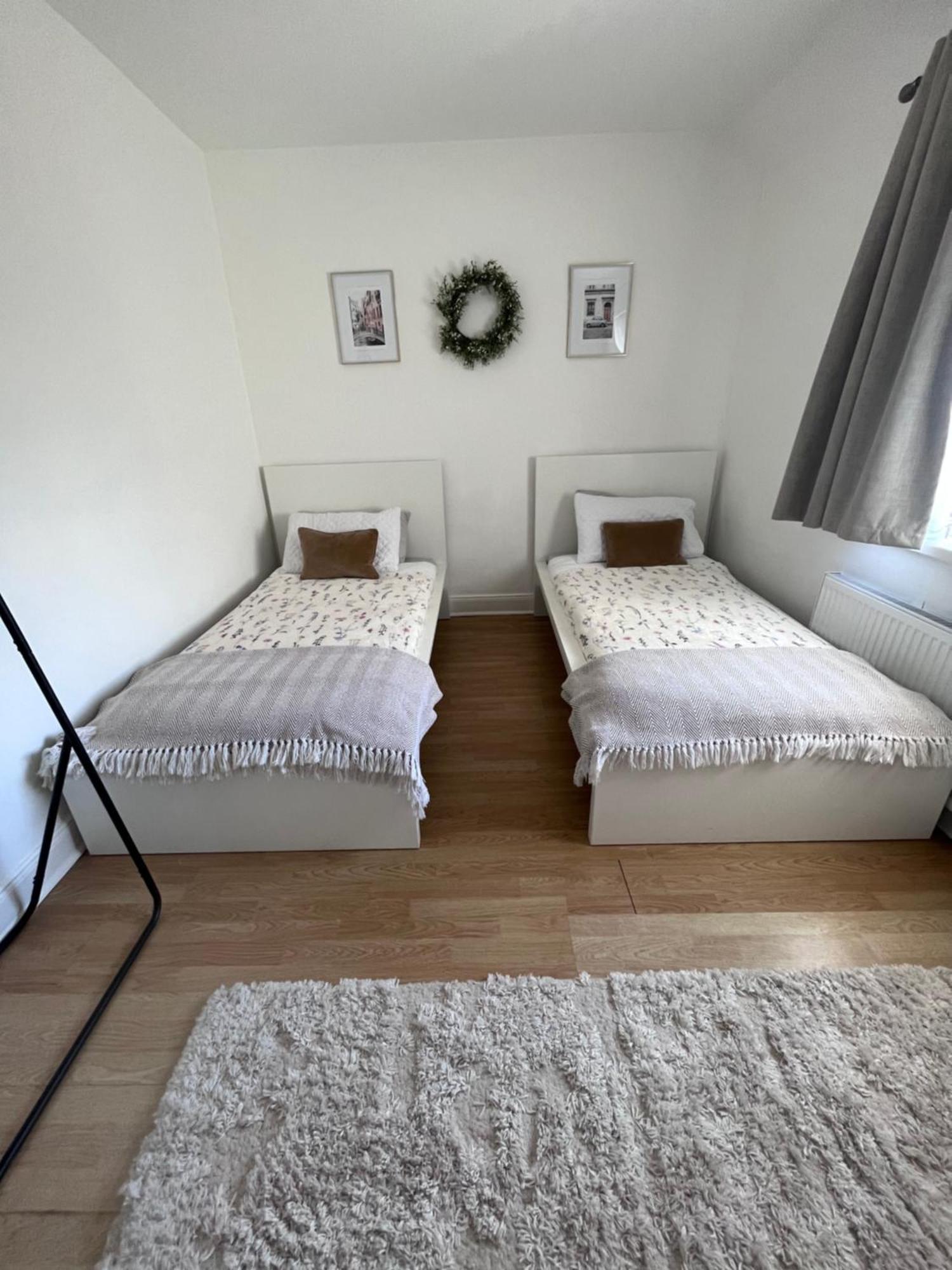 2 Bedroom House In Belfast With Garden ภายนอก รูปภาพ